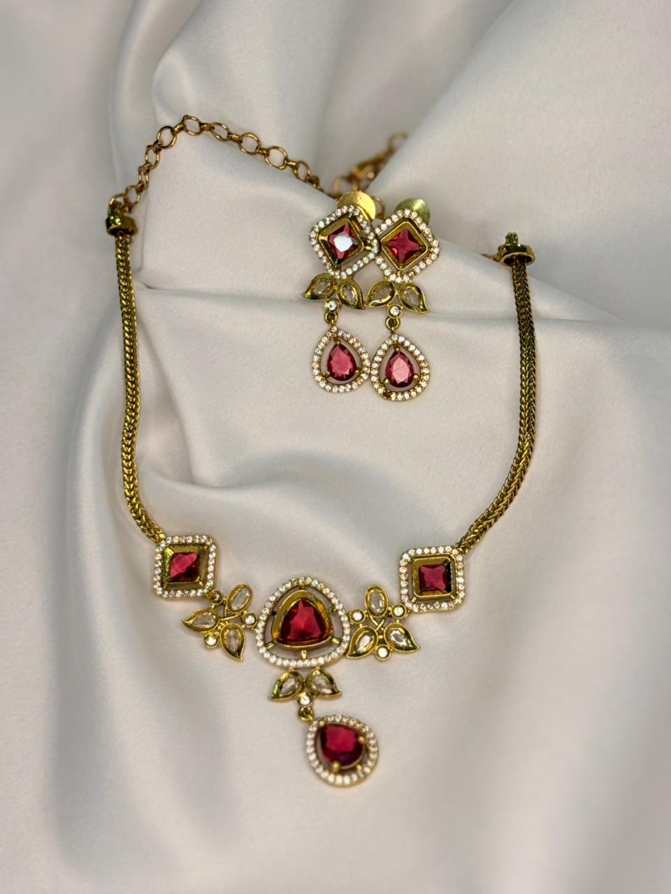 Antique Chain Pendant with matching earrings